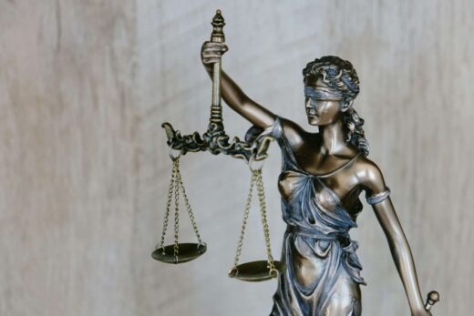 Faire Face aux Litiges Immobiliers dans le Var : L&#8217;Expertise au Service des Propriétaires